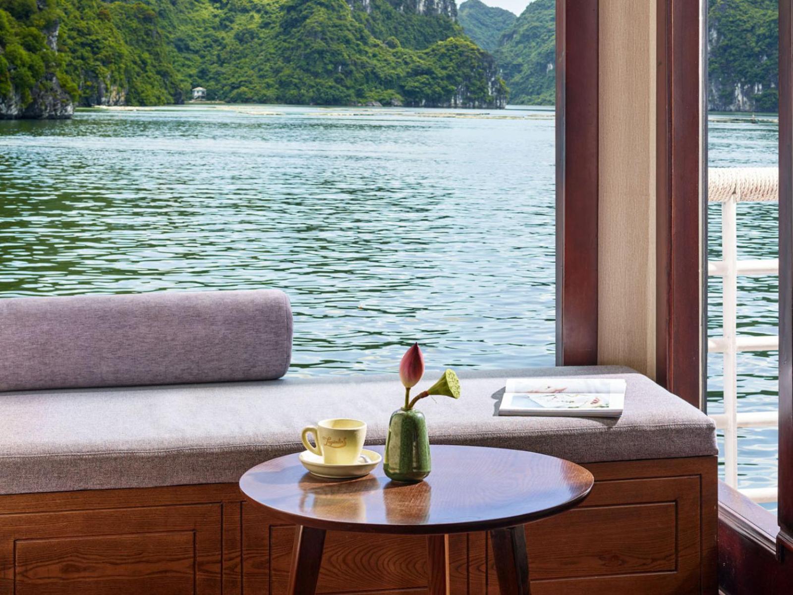 Lotus Boutique Cruise Hotel Ha Long Exterior photo