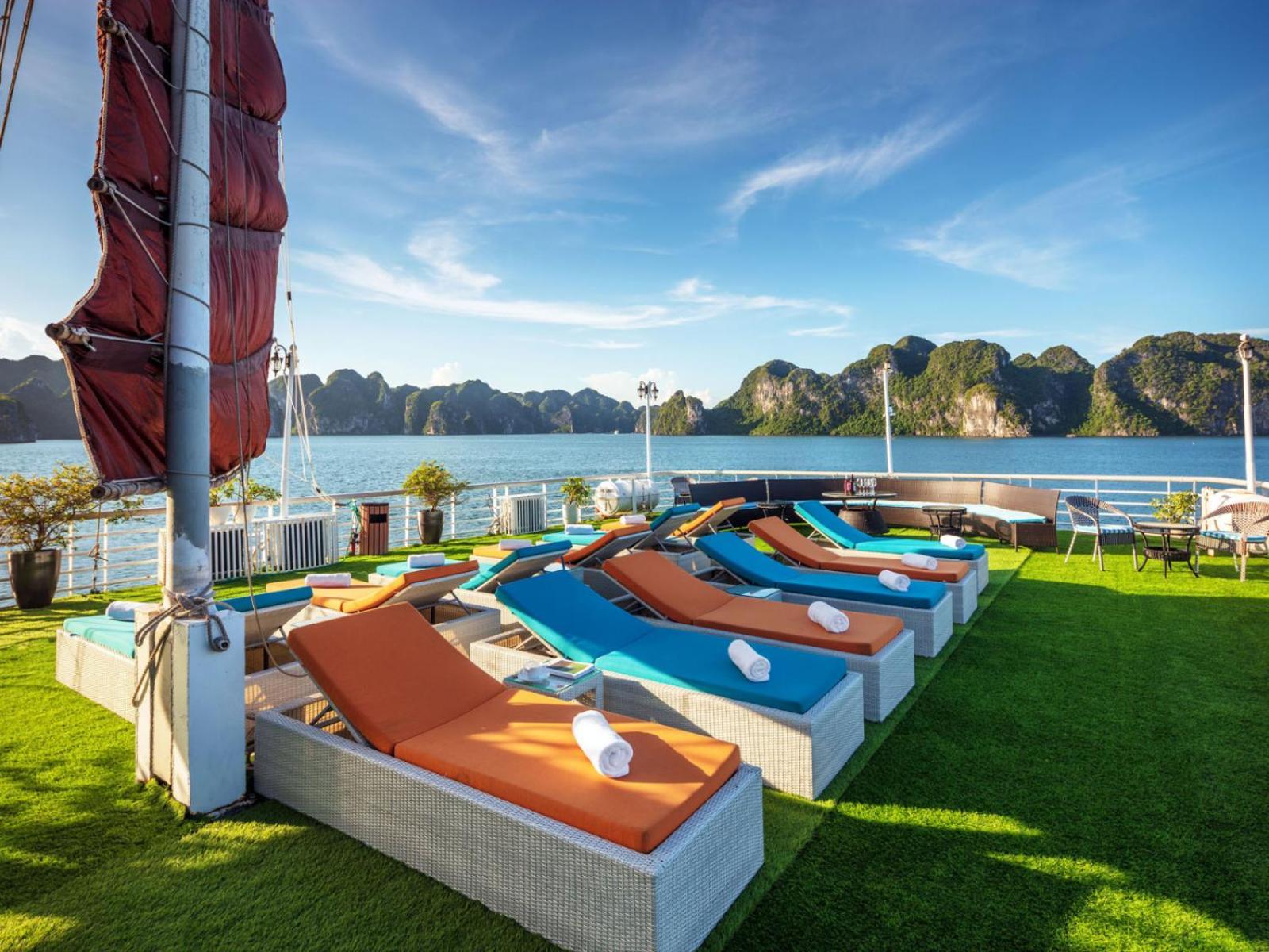 Lotus Boutique Cruise Hotel Ha Long Exterior photo