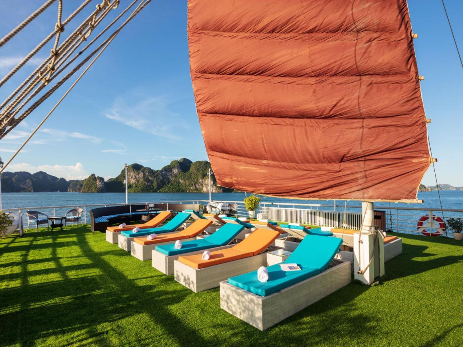 Lotus Boutique Cruise Hotel Ha Long Exterior photo