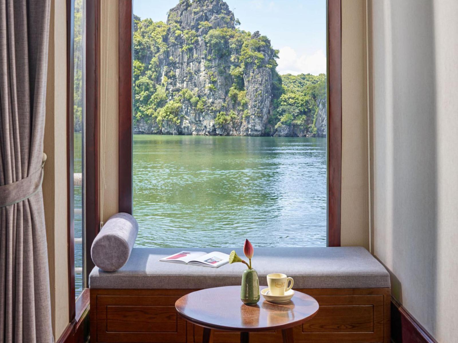 Lotus Boutique Cruise Hotel Ha Long Exterior photo