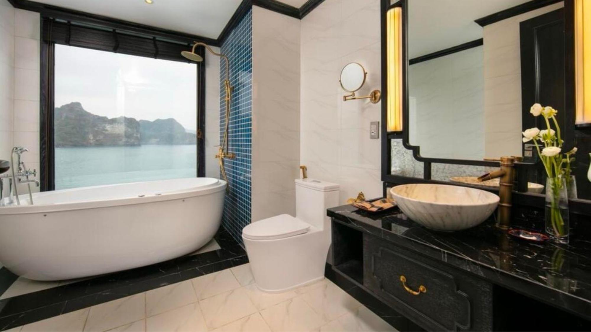 Lotus Boutique Cruise Hotel Ha Long Exterior photo