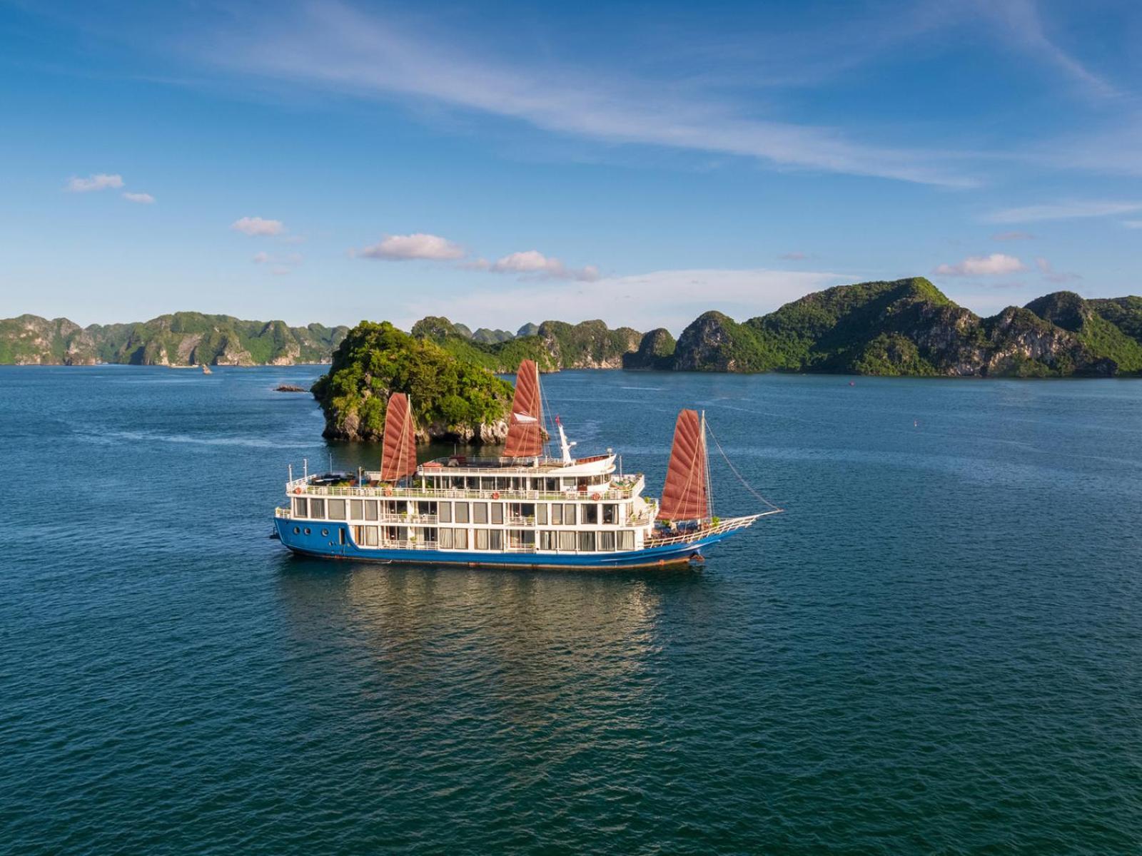 Lotus Boutique Cruise Hotel Ha Long Exterior photo